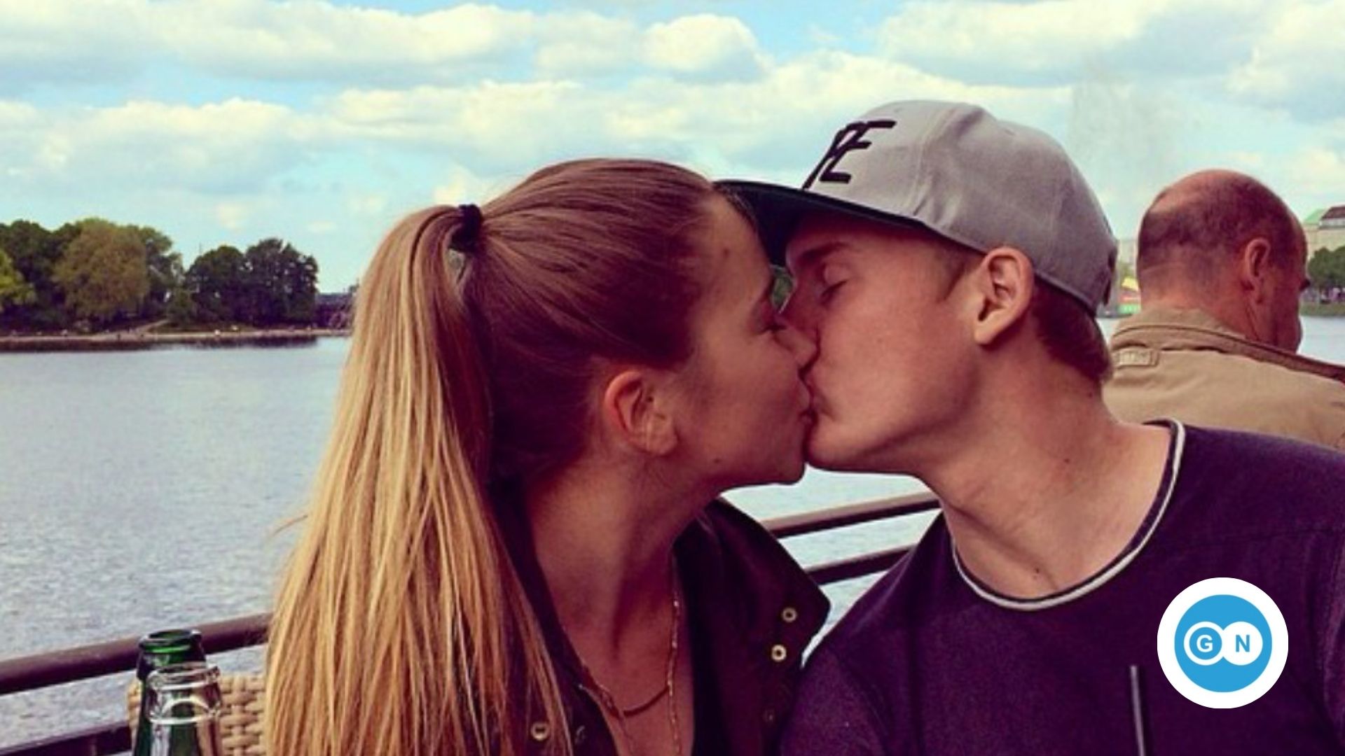 Julian Brandt Freundin